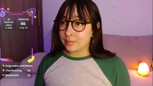 Image 12 of crystalitesq Stream on Chaturbate on 4 months ago