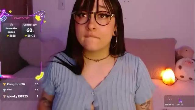 Image 7 of crystalitesq Stream on Chaturbate on 3 months ago