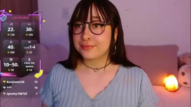 Image 8 of crystalitesq Stream on Chaturbate on 3 months ago