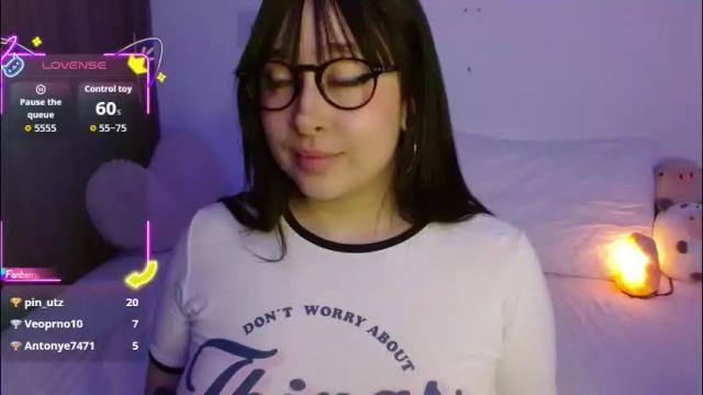 Image 11 of crystalitesq Stream on Chaturbate on 3 months ago