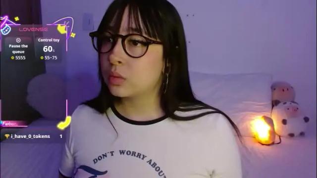 Image 7 of crystalitesq Stream on Chaturbate on 3 months ago