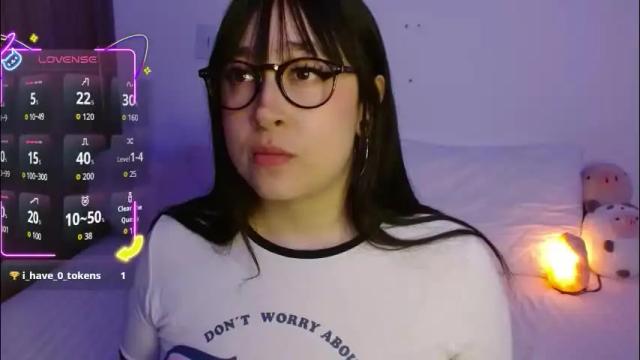 Image 8 of crystalitesq Stream on Chaturbate on 3 months ago