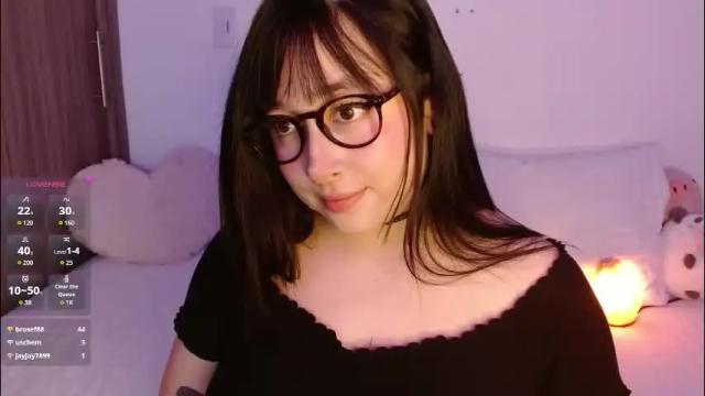 Image 4 of crystalitesq Stream on Chaturbate on 2 months ago