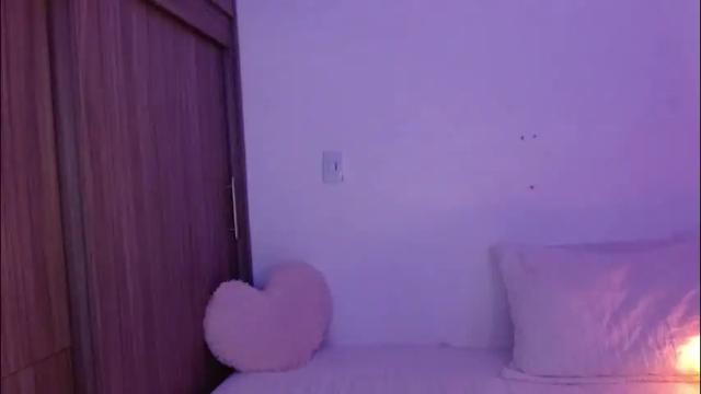 Image 4 of crystalitesq Stream on Chaturbate on 12 days ago