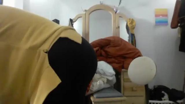 Image 3 of crystalizzzee Stream on Chaturbate on 20 months ago