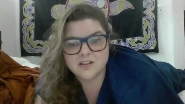 Image 7 of crystalizzzee Stream on Chaturbate on 20 months ago