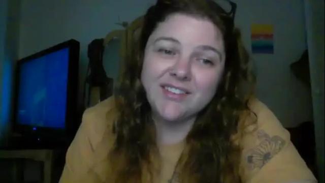 Image 4 of crystalizzzee Stream on Chaturbate on 19 months ago