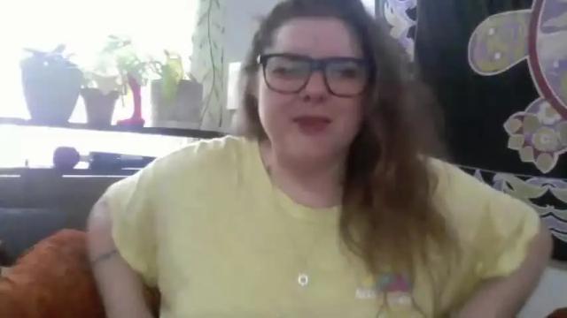 Image 10 of crystalizzzee Stream on Chaturbate on 19 months ago