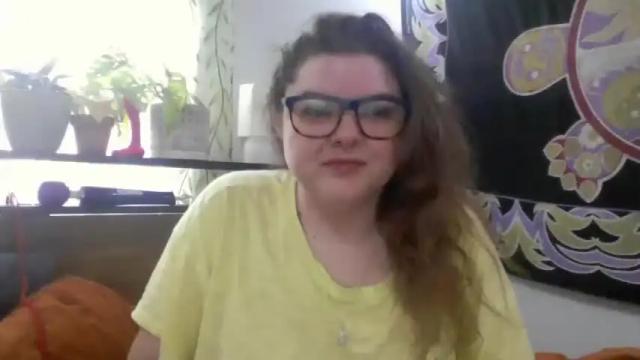 Image 7 of crystalizzzee Stream on Chaturbate on 19 months ago