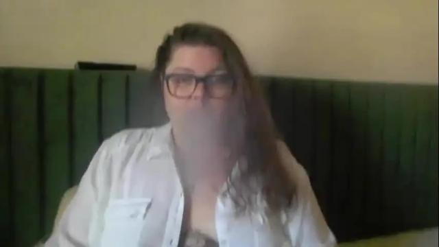 Image 2 of crystalizzzee Stream on Chaturbate on 6 months ago