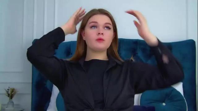 Image 11 of crystallyons Stream on Chaturbate on 26 days ago