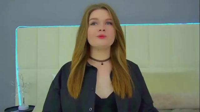 Image 6 of crystallyons Stream on Chaturbate on 24 days ago
