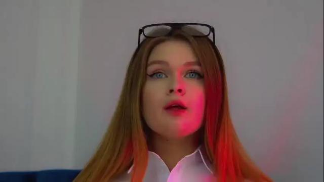 Image 11 of crystallyons Stream on Chaturbate on 2 days ago