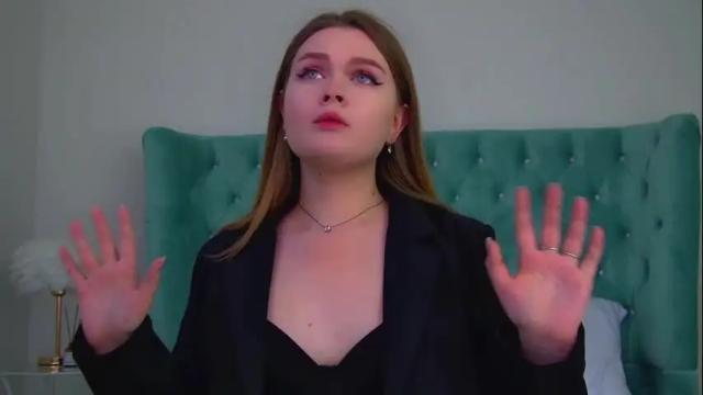 Image 11 of crystallyons Stream on Chaturbate on 1 day ago