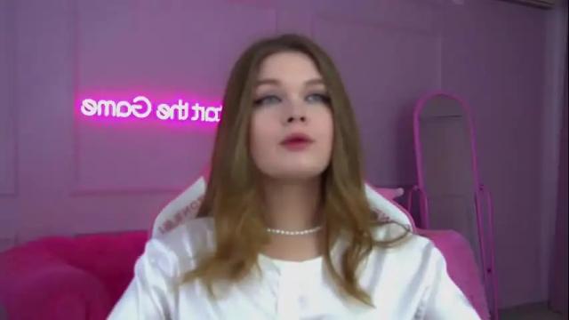 Thumbnail 3, crystallyons's Stream at Chaturbate, 1 month ago