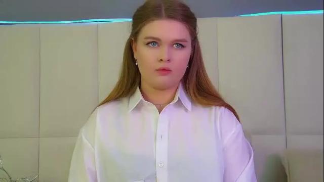 Image 11 of crystallyons Stream on Chaturbate on 1 month ago