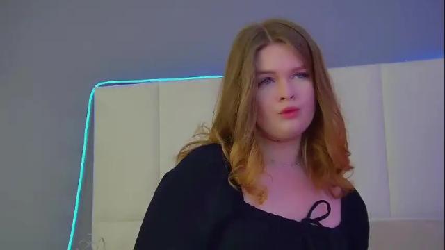 Image 10 of crystallyons Stream on Chaturbate on 1 month ago
