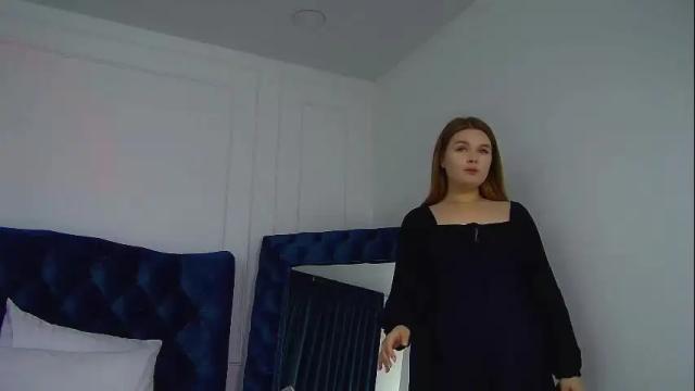 Image 12 of crystallyons Stream on Chaturbate on 1 month ago