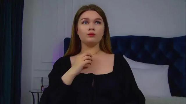 Image 3 of crystallyons Stream on Chaturbate on 1 month ago