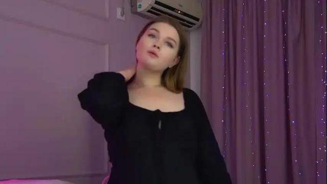 Image 12 of crystallyons Stream on Chaturbate on 1 month ago