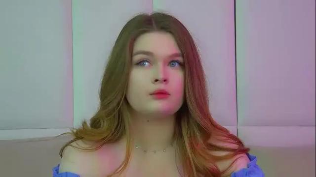 Image 7 of crystallyons Stream on Chaturbate on 28 days ago