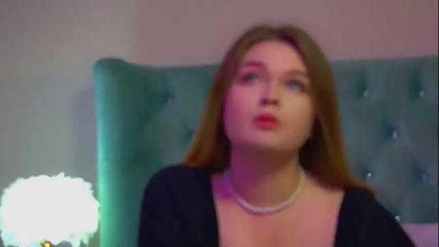 Image 10 of crystallyons Stream on Chaturbate on 23 days ago