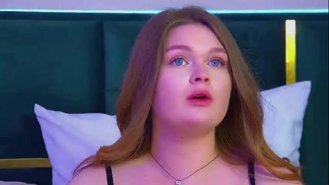 Image 11 of crystallyons Stream on Chaturbate on 12 days ago