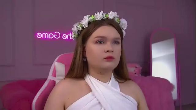 Image 2 of crystallyons Stream on Chaturbate on 10 days ago