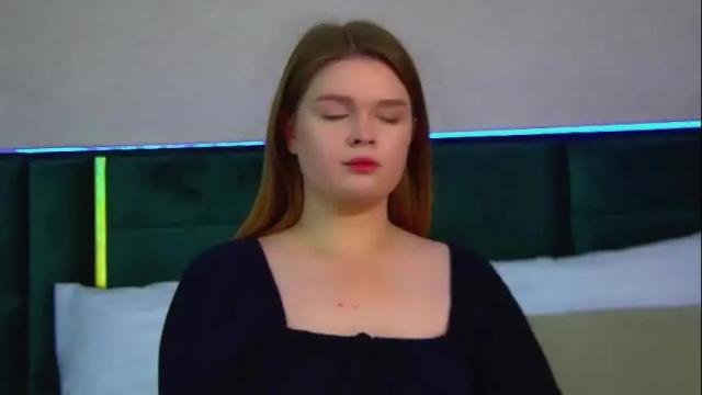 Image 4 of crystallyons Stream on Chaturbate on 9 days ago
