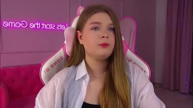 Thumbnail 2, crystallyons's Stream at Chaturbate, 1 month ago