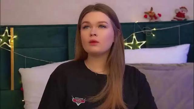 Image 10 of crystallyons Stream on Chaturbate on 1 month ago