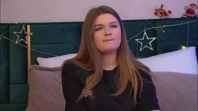 Image 3 of crystallyons Stream on Chaturbate on 1 month ago