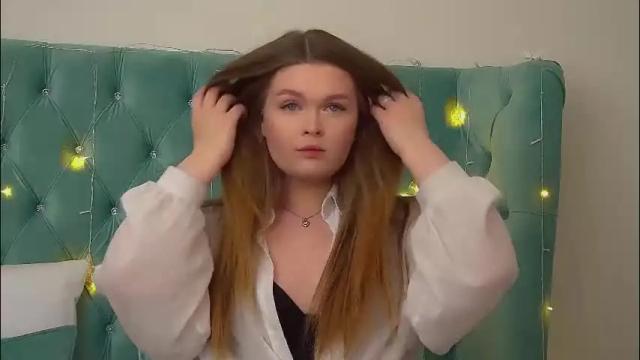 Image 12 of crystallyons Stream on Chaturbate on 25 days ago