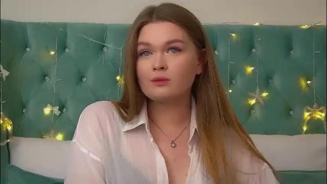 Image 7 of crystallyons Stream on Chaturbate on 25 days ago