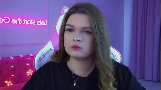 Image 11 of crystallyons Stream on Chaturbate on 24 days ago