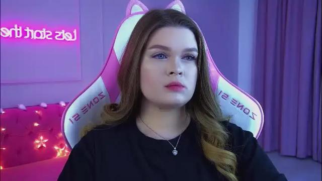 Image 7 of crystallyons Stream on Chaturbate on 24 days ago