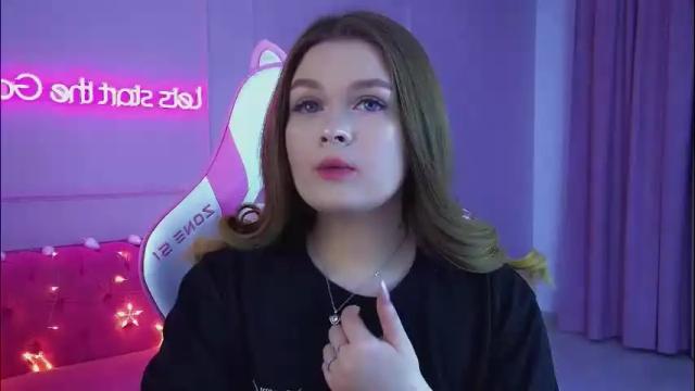 Thumbnail 3, crystallyons's Stream at Chaturbate, 24 days ago