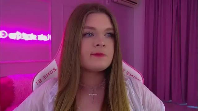 Image 12 of crystallyons Stream on Chaturbate on 7 days ago