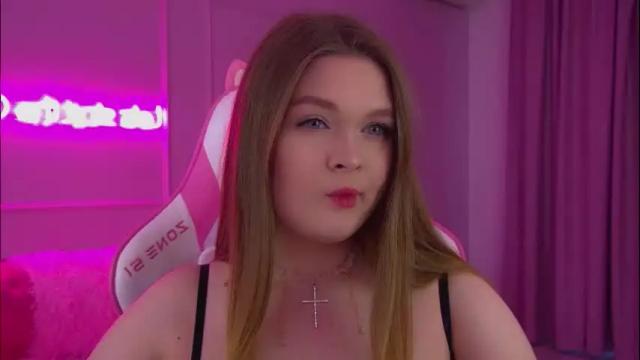 Image 6 of crystallyons Stream on Chaturbate on 7 days ago