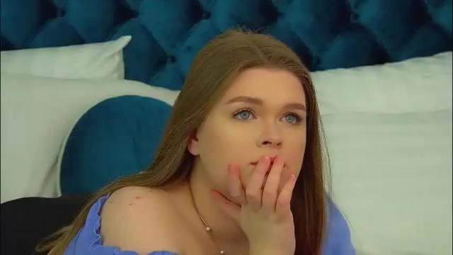 Image 8 of crystallyons Stream on Chaturbate on 6 days ago