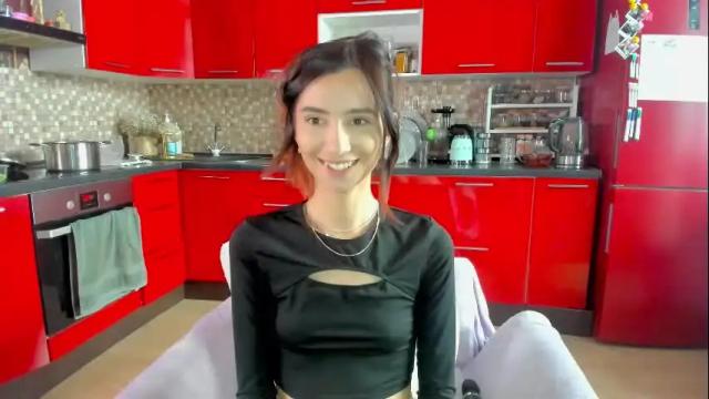 Image 2 of crystalnut Stream on Chaturbate on 1 month ago