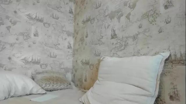 Image 10 of crystalnut Stream on Chaturbate on 9 days ago