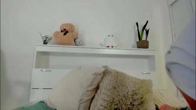 Image 12 of crystalnut Stream on Chaturbate on 1 month ago