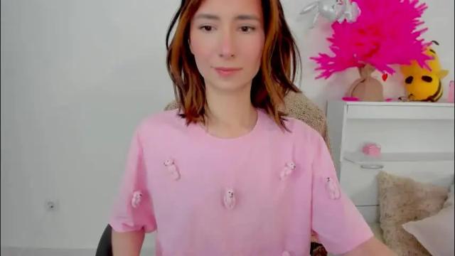 Image 2 of crystalnut Stream on Chaturbate on 1 month ago