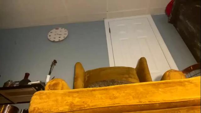 Image 3 of crystalplaygirl Stream on Chaturbate on 13 months ago