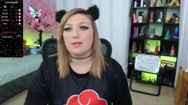 Image 4 of crystalriverstv Stream on Chaturbate on 14 months ago