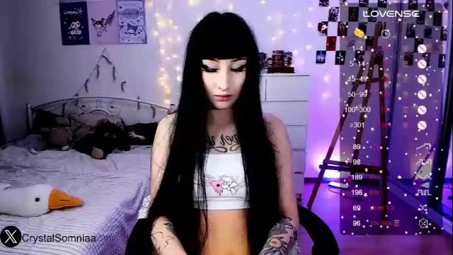 Image 4 of crystalsomnia Stream on Chaturbate on 1 month ago