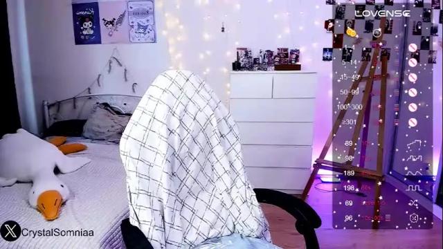 Image 12 of crystalsomnia Stream on Chaturbate on 1 month ago