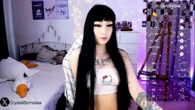 Image 6 of crystalsomnia Stream on Chaturbate on 1 month ago