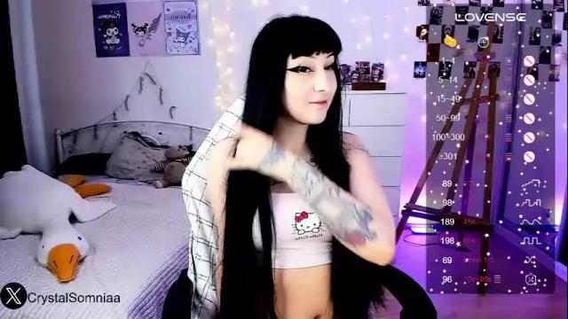 Image 7 of crystalsomnia Stream on Chaturbate on 1 month ago